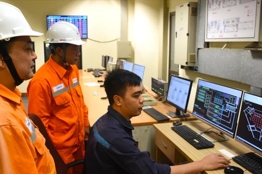 EVNHANOI triển khai các phương án cung ứng điện cho mùa hè năm 2025