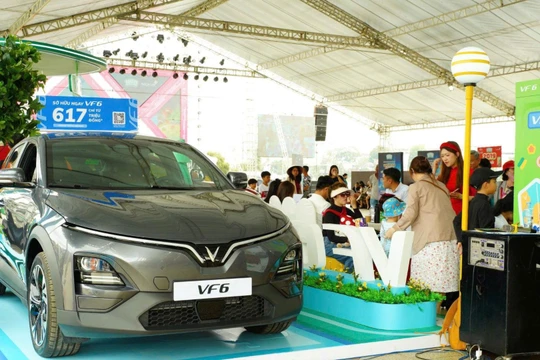 VinFast VF 6 “cháy hàng”, khách tiết kiệm gần 150 triệu đồng sau loạt ưu đãi khủng