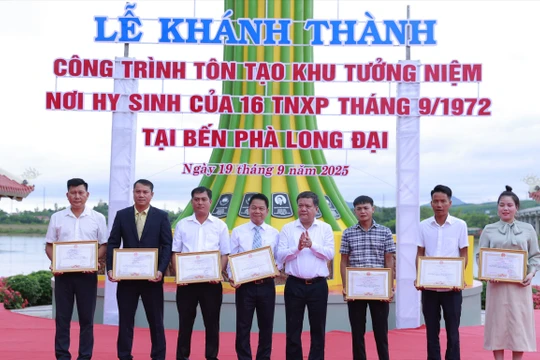Khánh thành Khu tưởng niệm thanh niên xung phong hy sinh tại bến phà Long Đại