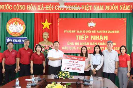 Ngay trong tâm lũ, Agribank hỗ trợ khẩn cấp 11 tỷ đồng các tỉnh Nam Trung Bộ và Tây Nguyên 