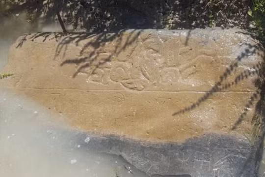 Tấm bia đá tồn tại ký hiệu thể hiện vương quốc bí ẩn hơn 3.000 năm tuổi ở Thổ Nhĩ Kỳ. Ảnh: Internet