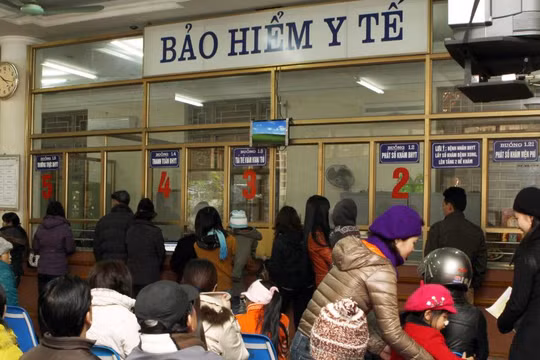 Đề xuất áp dụng tối đa khung giá dịch vụ y tế để nâng cao ý thức tham gia bảo hiểm y tế. Ảnh: BHXH