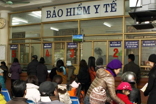 Đề xuất áp dụng tối đa khung giá dịch vụ y tế để nâng cao ý thức tham gia bảo hiểm y tế. Ảnh: BHXH