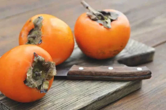 Quả hồng giòn không chỉ ngon miệng mà còn bổ dưỡng. Ảnh: Healthline