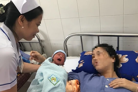 Cứu cống mẹ con sản phụ bị nhau cài răng lược nguy kịch tính mạng. Ảnh: BVCC