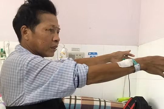 Cứu sống bệnh nhân bị chấn thương cột sống, nguy cơ tử vong rất cao. Ảnh: BVCC