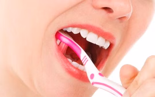 Hướng dẫn đánh răng đúng cách và những lưu ý cần biết. Ảnh: Boldsky