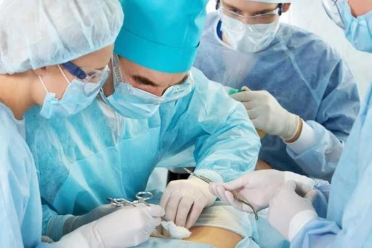 Nhiều phụ nữ bị biến chứng vùng kín nặng nề khi làm đẹp tại các cơ sở "chui". (Ảnh minh họa: Internet)