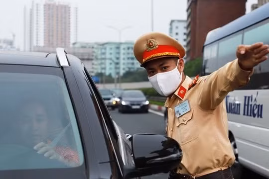Từ 15/5 đến 14/6, CSGT TP.HCM sẽ yêu cầu dừng xe kiểm tra mà không cần lý do. Ảnh minh họa