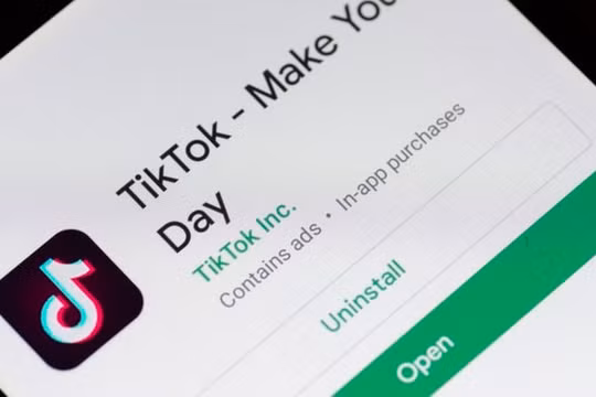 Nhóm hacker nổi tiếng Anonymous kêu gọi người dùng gỡ bỏ ứng dụng TikTok. Ảnh: CNBC