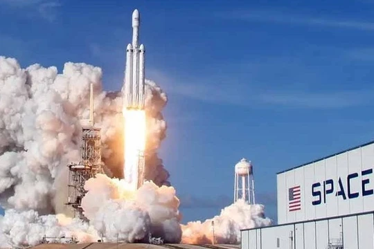 Hãng công nghệ không gian SpaceX của Elon Musk trong cuộc đua kết nối internet miễn phí toàn cầu. Ảnh: Internet