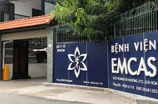 Thẩm mỹ viện Emcas, nơi hút mỡ bụng cho thai phụ 4 tuần tuổi.