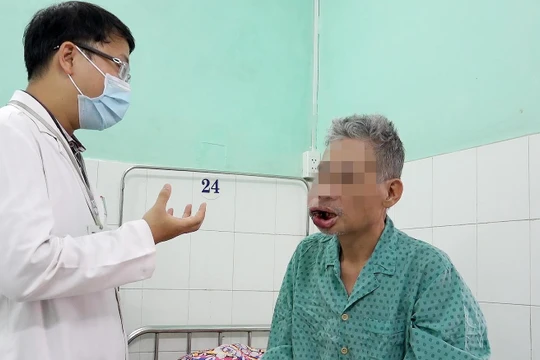 Bệnh nhân phát hiện tiểu đường khi đi khám mụn nhọt. Ảnh: BVCC