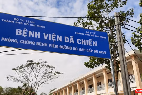 Thêm 3 bệnh nhân ở BV Dã chiến Củ Chi được khỏi bệnh, xuất viện. Ảnh: N.T