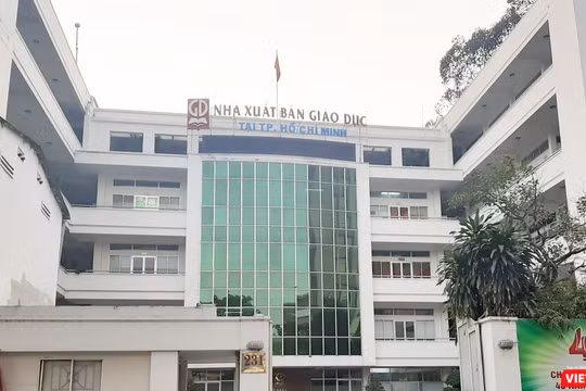Đai diện truyền thông Nhà xuất bản giáo dục tại chi nhánh TP. HCM từ chối trả lời các vấn đề liên quan đến việc Nhà xuất bản này chi thù lao cho Sở Giáo dục và Đào tạo TP. HCM