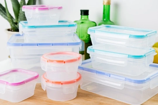 Các hộp nhựa dùng để đựng thực phẩm, thức ăn. Ảnh: Internet