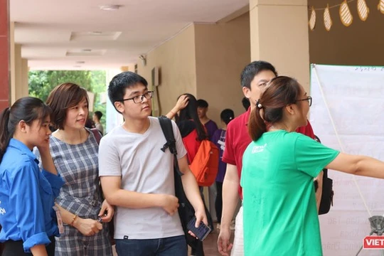 Thi tuyển sinh vào lớp 10. Ảnh: Minh Thúy