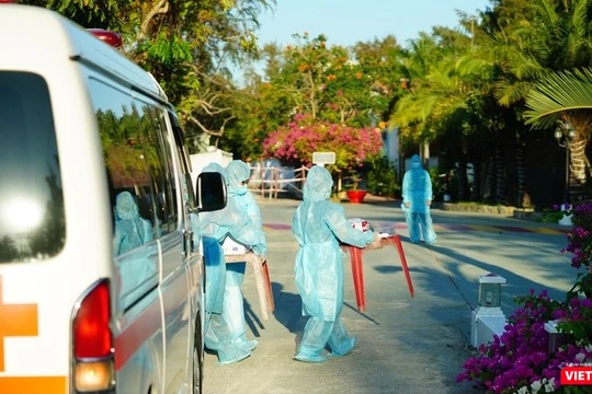 Hàng nghìn người tại TP.HCM hoàn thành thời gian cách ly tập trung, được trở về nhà. Ảnh: Phạm Nguyễn