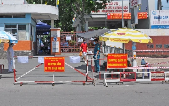 Bệnh viện quận Tân Phú phong tỏa vào ngày 28/5. Ảnh: HCDC