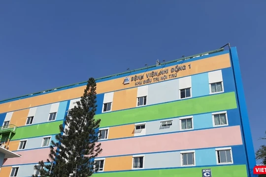 BV Nhi đồng 1 TP.HCM được thực hiện xét nghiệm COVID-19. Ảnh: N.T