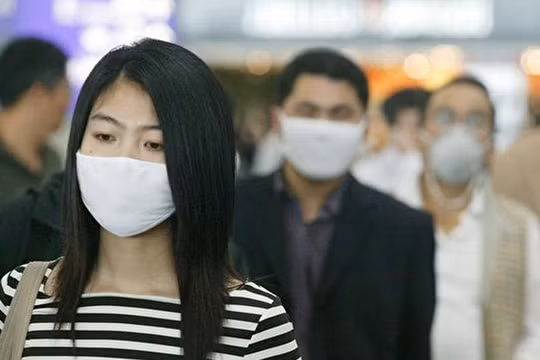 Kết quả điều tra cho thấy chưa có bằng chứng rõ ràng về việc lây truyền từ người sang người và cũng chưa ghi nhận trường hợp cán bộ y tế nào bị nhiễm bệnh. Ảnh minh họa: Internet