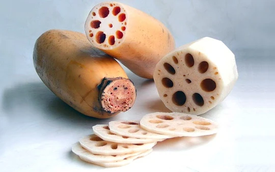 Các công dụng của củ sen không phải ai cũng biết. Ảnh: Boldsky