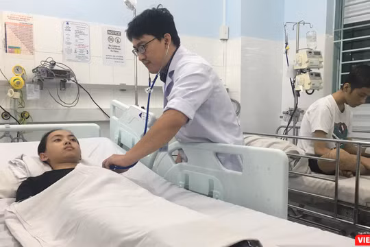 Bệnh nhi bị ngưng tim, ngưng thở trở về từ cửa tử