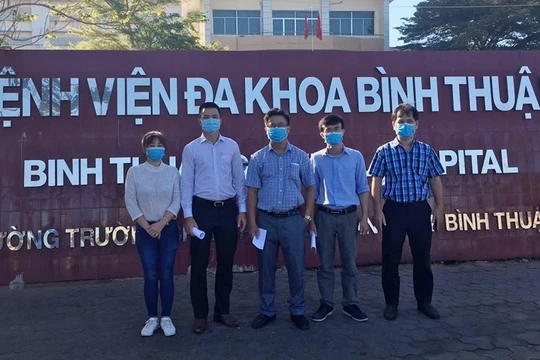 Nhiều bác sĩ BV Chợ Rẫy tức tốc đi Bình Thuận phòng chống COVID-19. Ảnh: Bệnh viện Chợ Rẫy cung cấp