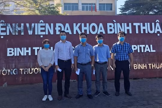 Nhiều bác sĩ BV Chợ Rẫy tức tốc đi Bình Thuận phòng chống COVID-19. Ảnh: Bệnh viện Chợ Rẫy cung cấp