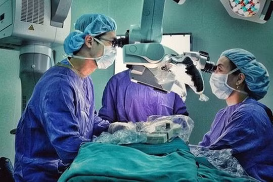 BV Nhi đồng 1 TP.HCM dùng kỹ thuật cao nối da đầu tróc lộ sọ cho bệnh nhi. Ảnh: Internet