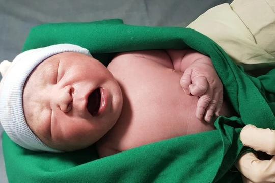 Loạt biểu cảm đáng yêu của những thiên thần đầu tiên năm Canh Tý 2020. Ảnh: BVCC