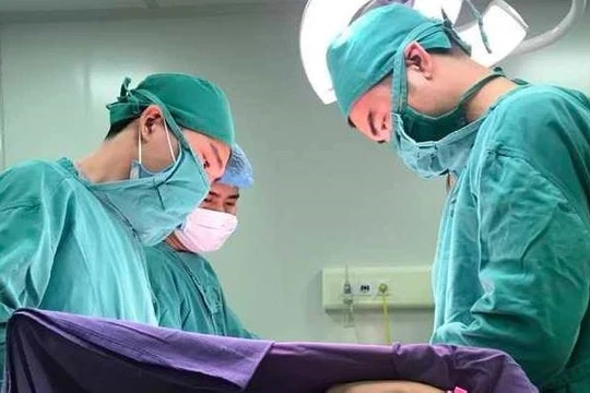 Mũi biến dạng vì u sợi mạch vòm mũi họng, khó mấy cũng điều trị thành công. Ảnh minh họa: Internet