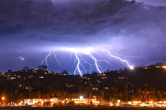 Trong vòng 10 ngày qua, Ấn Độ đã có hàng trăm người chết do sét đánh. Ảnh: A.P