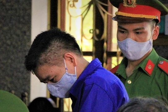 Bị cáo Trần Xuân Yến, cựu phó giám đốc Sở GD&ĐT tỉnh Sơn La. Ảnh: Pháp Luật TP.HCM