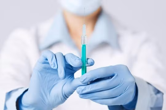 TP.HCM: Nhiều cơ sở phun xăm tự ý sử dụng kháng sinh