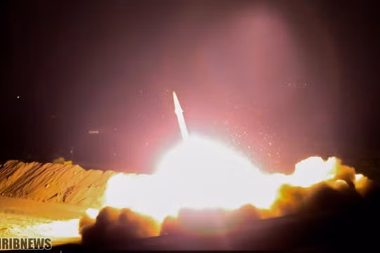 Iran phóng tên lửa đạn đạo tấn công IS