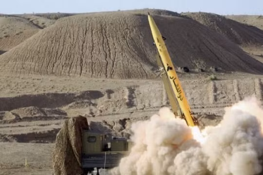 Lực lượng IRGC phóng tên lửa diệt khủng bố ở Syria