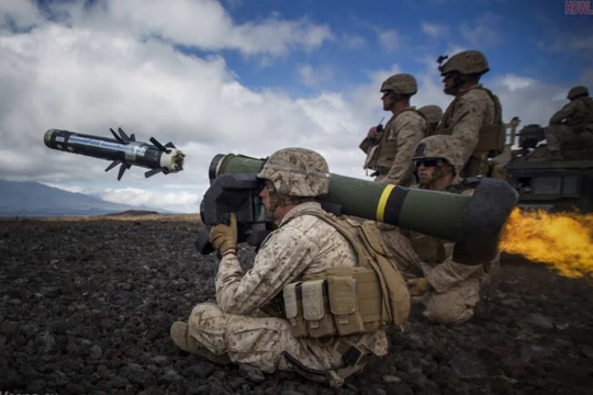 Tên lửa chống tăng có điều khiển FGM-148 Javelin do Mỹ sản xuất