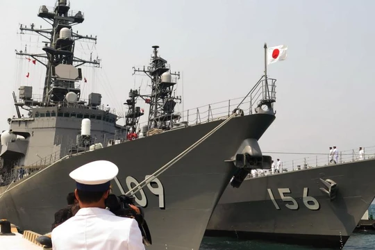 Chiến hạm hải quân Nhật Bản thăm cảng quốc tế Cam Ranh của Việt Nam