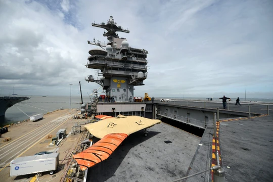 X-47B trên tàu sân bay George H.W. Bush (CVN-77). Ảnh: Business Insider