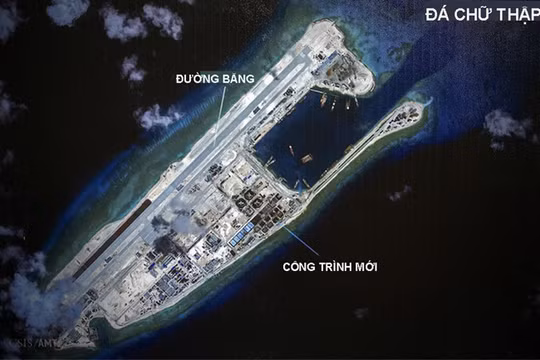 Đá Chữ Thập đã bị Trung Quốc bồi lấp thành đảo nhân tạo phi pháp với đường băng dài 3.000m, nhà chứa máy bay và các công trình quân sự kiên cố