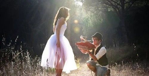 Khách du lịch kéo nhau lên Sa Pa chờ ngắm băng tuyết