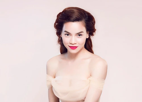 Công tố viên Crimea đẹp rạng ngời trên truyền hình Nga