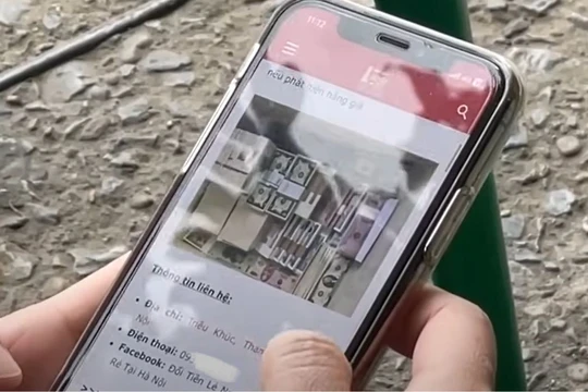 Quảng cáo trực tuyến dịch vụ đổi tiền nhan nhãn trên mạng.