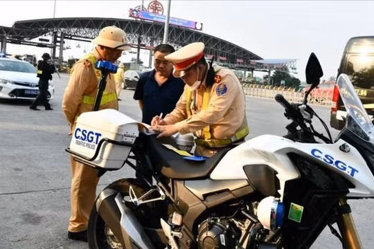 Hà Nội đề xuất tăng mức phạt 107 lỗi giao thông, cao nhất 120 triệu đồng