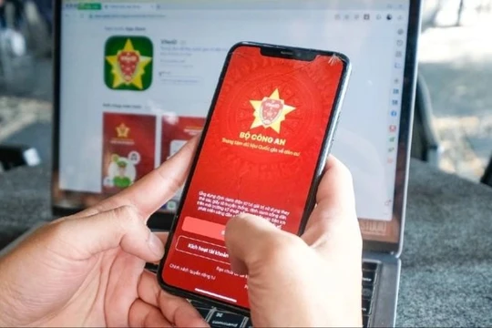 Thủ tướng: Không yêu cầu người dân xuất trình giấy tờ có trên VNeID