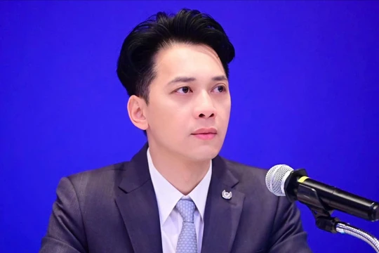 Chủ tịch ACB vừa bị tin đồn: Nắm khối cổ phiếu nghìn tỷ, thù lao 700 triệu đồng/tháng