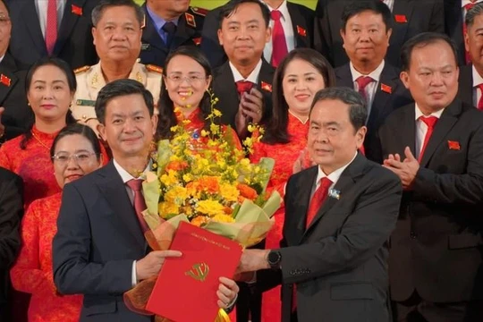 Tổng Thư ký Quốc hội làm Bí thư Thành ủy Cần Thơ