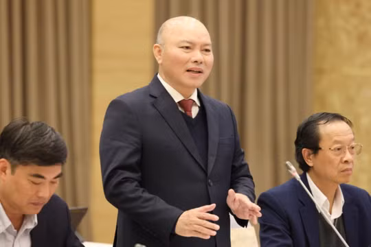 Bộ Nội vụ: Tiền trả cho cán bộ tinh giản thấp hơn lương tiếp tục làm việc 5 năm