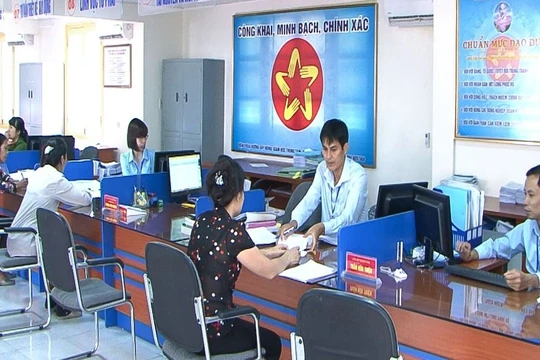 Thủ tướng yêu cầu bãi bỏ ít nhất 30% điều kiện đầu tư kinh doanh, giảm thời gian giải quyết TTHC